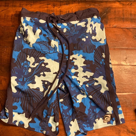 Board/ Swim trunks - Picture 2 of 6